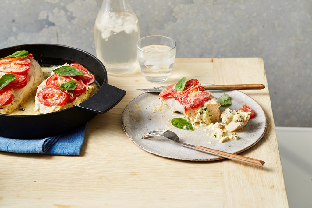 SBSFood's tweet photo. Our fave way to keep chicken breast juicy? Stuff it with ricotta and tuck it under a tomato blanket. #advertorial #PerfectItaliano https://t.co/PHVRqxtKWL