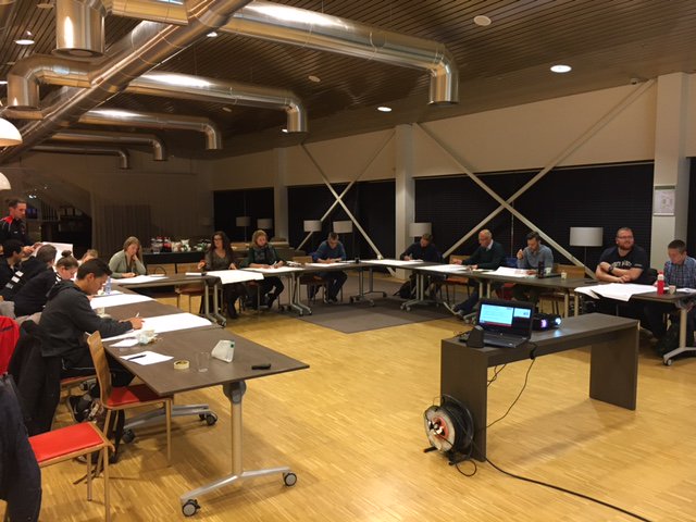 Talentprogramma 'Modern Besturen' <a href="/sportalmere/">Sport Almere</a> met jonge bestuurders. Mooi om kennis te delen en te inspireren!  bit.ly/2oXRd61