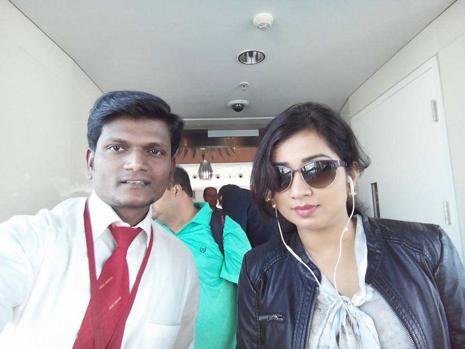 nimasha4sg's tweet photo. *UNSEEN/SEEN CLICKS SET 2* 
#MelodyQueen @shreyaghoshal's airport moments #DifferentAirports #DifferentCountries #LuckiestFans #SameCuteness https://t.co/K2gSB90qjk
