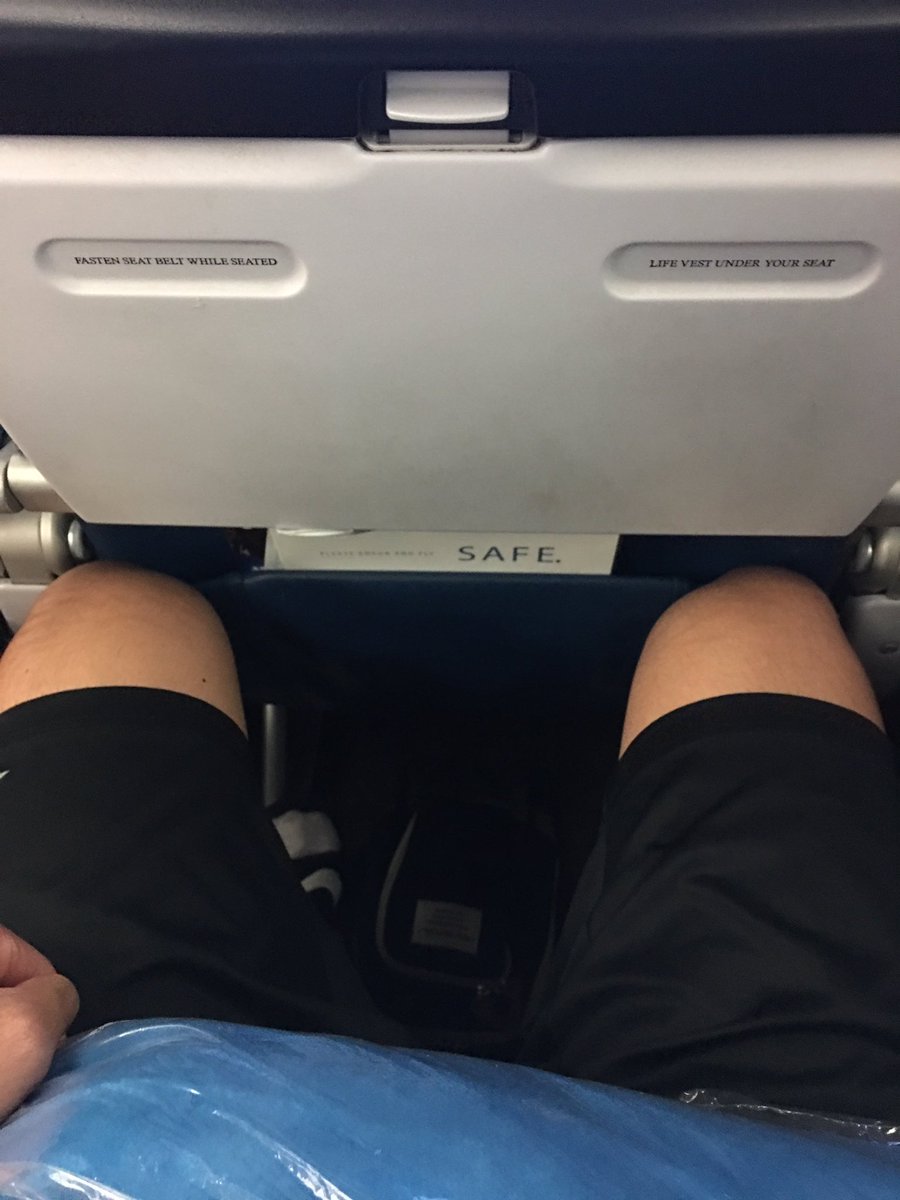 Raaando's tweet photo. Tall ppl probs https://t.co/HtiSvm1n6e