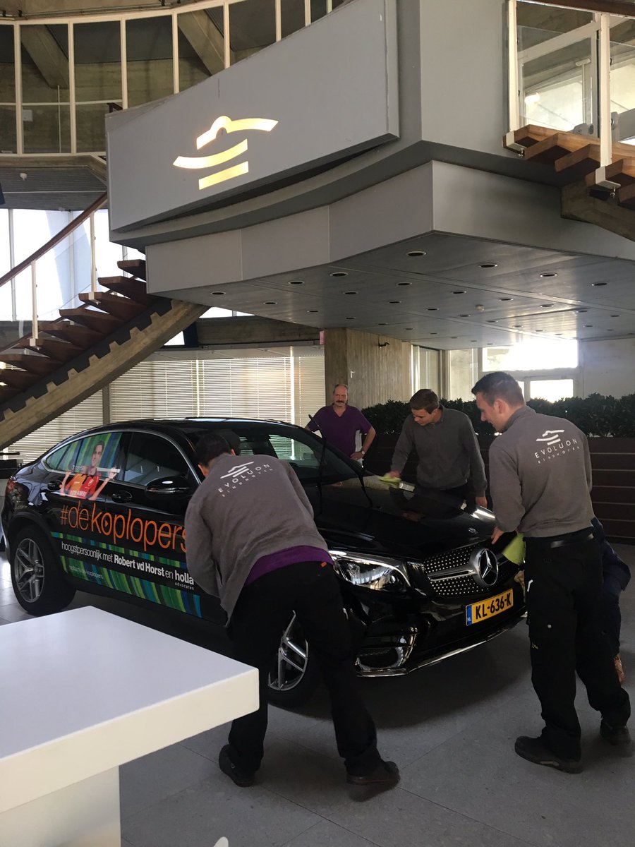 HollaAdvocaten's tweet image. Vanmiddag is het Tech &amp;amp; Legal congres. Alles wordt klaargezet &amp;amp; #dekoplopers auto wordt gepoetst. Wij hebben er zin in! #Techlegal @Evoluon