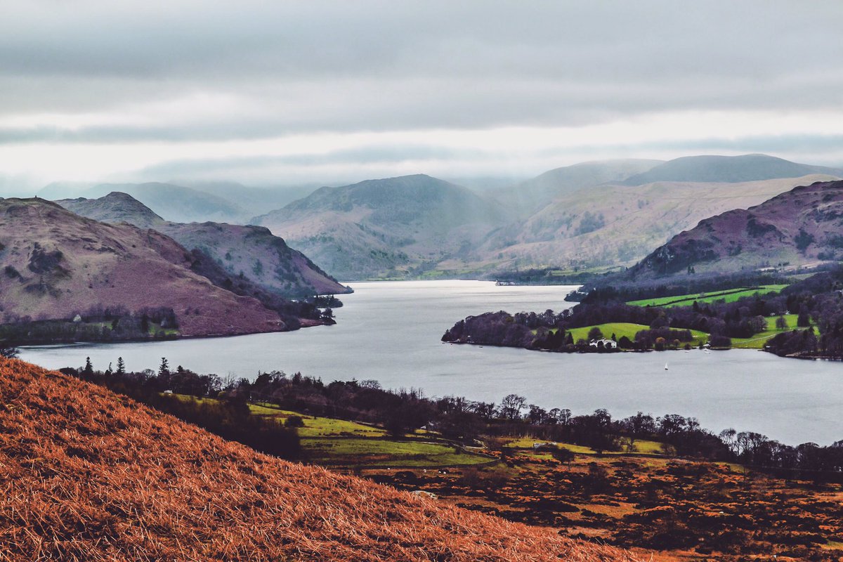 heppinstall18's tweet photo. @BBCEarth sun beams through the clouds in the Lake District https://t.co/mR3JERgVif