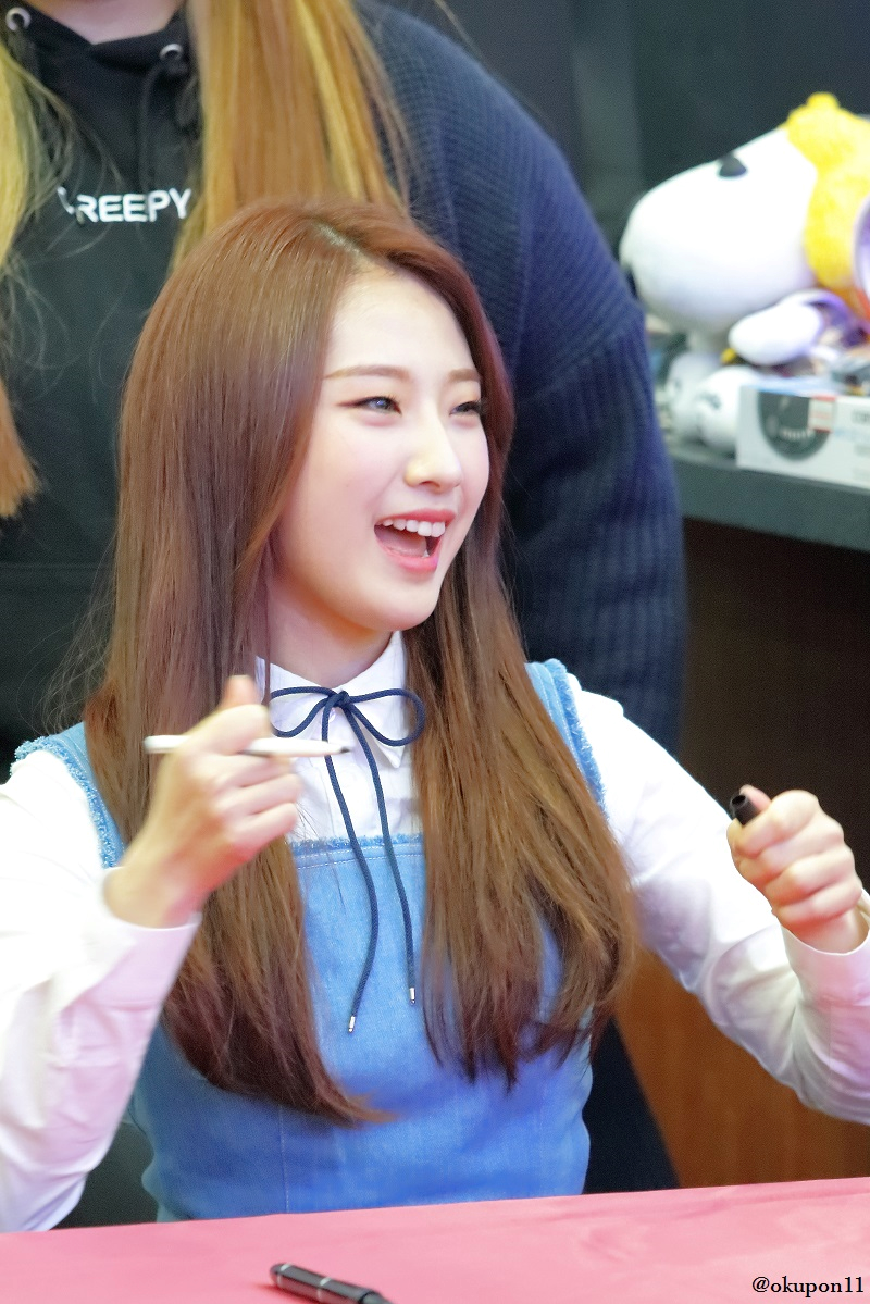 okupon11's tweet photo. 170319 #LOOΠΔ #이달의소녀
#LOONA #今月の少女
#HaSeul #하슬 #ハスル https://t.co/4AWLrtOE0g