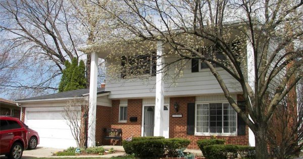 c21tc's tweet image. $209,900 - 36202 Beverly Drive, Sterling Heights, MI 48310 dlvr.it/Nx9wdK