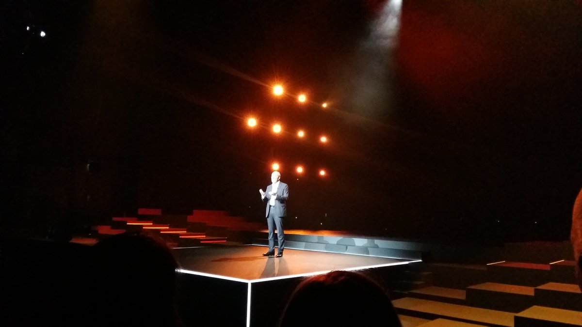 margauxcals's tweet photo. #Beatbox et #innovation en direct du #showhello @Orange dans la grandiose salle Pleyel ! https://t.co/fIRVqYmqQo