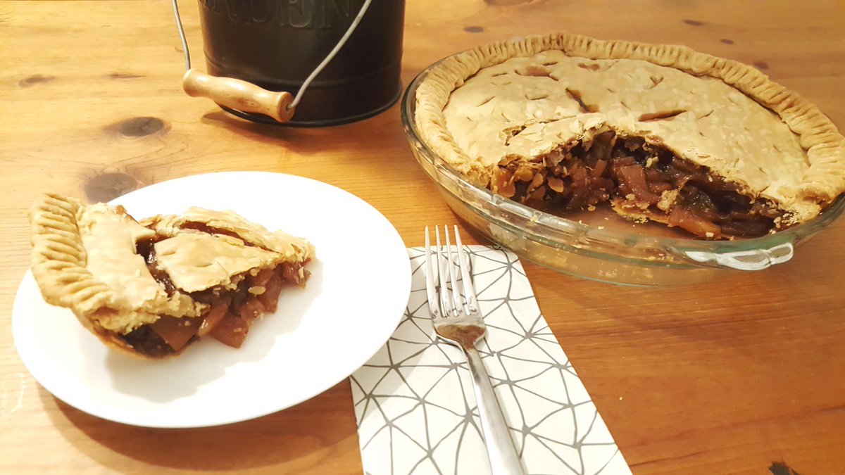 IFSBulk's tweet image. It's National #pineappleday and we have this delicious treat made by one of our team members!  #Pineapple #pie #whatsonyourplate