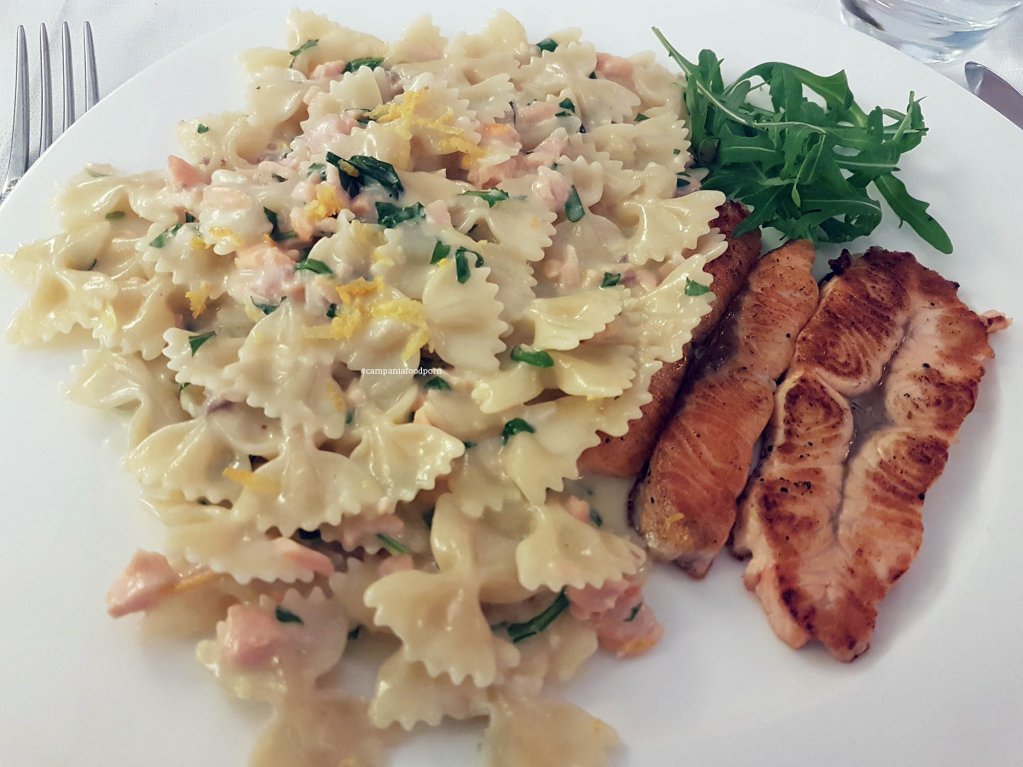 campaniafoodprn's tweet photo. Un salutare pasto post #workout McFit Napoli #palestra da Renaissance Naples Hotel Mediterraneo #campaniafoodporn #needweb #LocalGuide https://t.co/uu3l6TcqhX