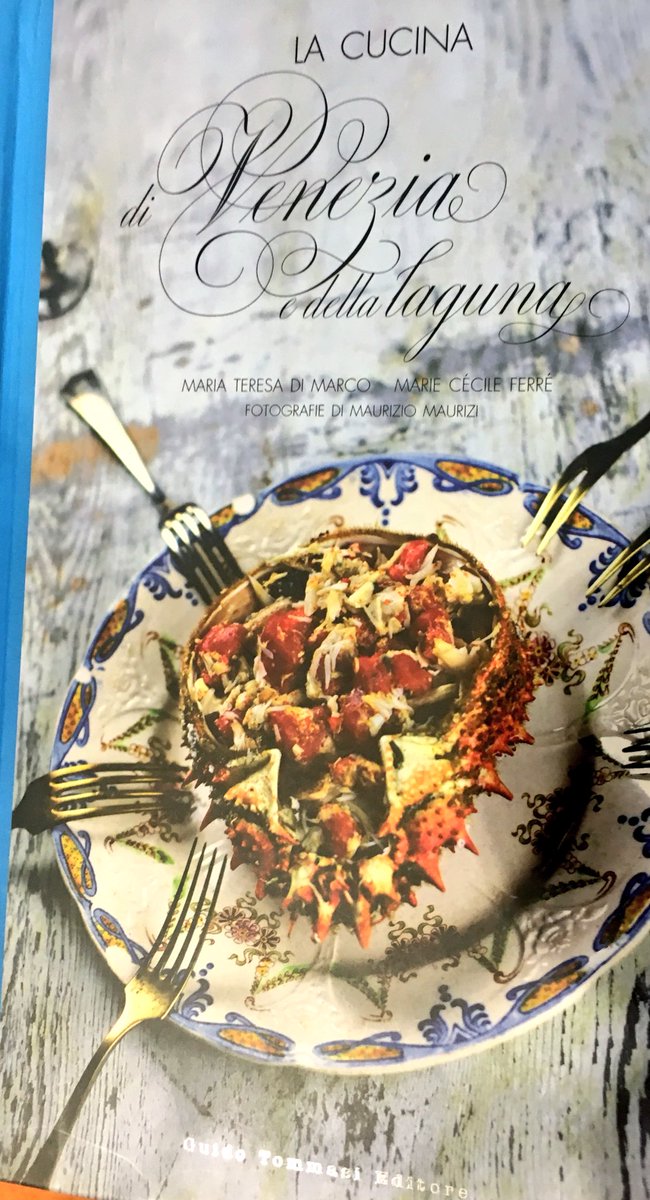 angelaodone's tweet photo. Nella cucina di @TempodiLibri il direttore de @Cucina_Italiana presenta il libro La cucina di Venezia e della laguna #guidotommasieditore https://t.co/UjjDlBhcZM