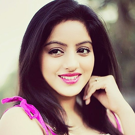 loveuds's tweet photo. Ye Chaand Sa Raushan Chehra, Zulfon ka rang Sunehra ๐ @deepikasingh150 u r d best ๐ #EpitomeOfBeauty #FaceCollection #Deepika #Sandhya #DABH https://t.co/VPDH32xUmg