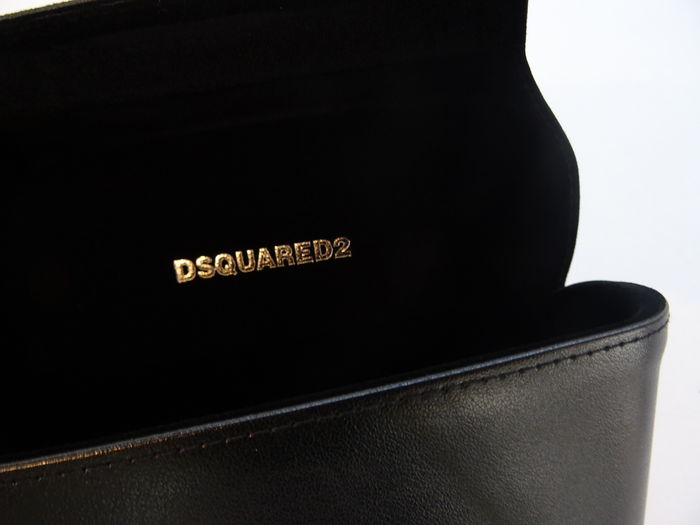 LOEK_nl's tweet photo. Nu ook bij LOEK verkrijgbaar! De trendy en stoere zonnebrillen van DSQUARED2. #sunglasses #sun #summer #dsquared2 #dsquared #LOEK #Rotterdam https://t.co/xsY3JoUzl9