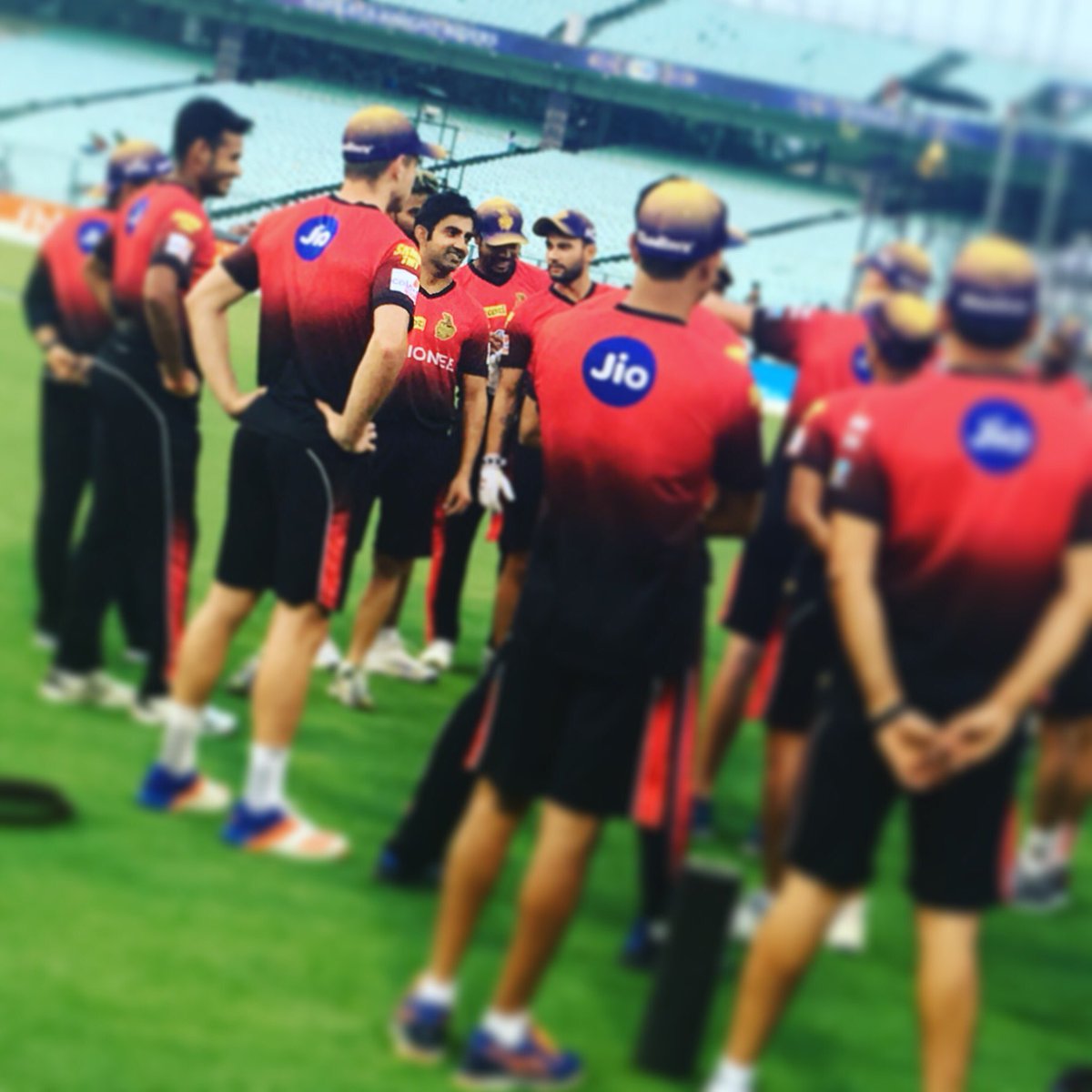 IPLnCricket's tweet photo. In focus, in a huddle, all smiles @KKRiders captain @GautamGambhir #KKR #IPLpic.twitter.com/37i2eVm1Bd https://t.co/J2xBPSiTXO #IPL2017 https://t.co/iIyw8zOfB4