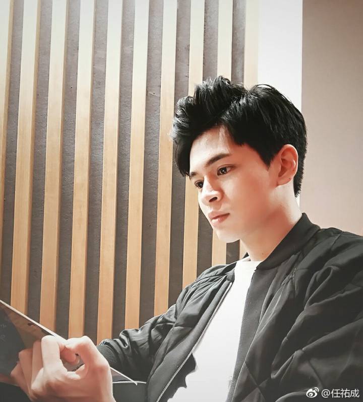 lheei061631's tweet photo. Teddy weibo ud,i cant put the caption its to long so i use screenshot 👏👏 #HIStorywebseries #ObsessedWebseries #teddychen #RenYouCheng https://t.co/3nmn0BkQIf