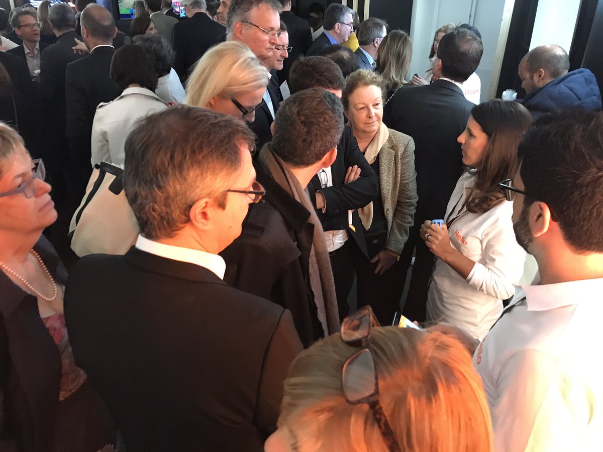 ydelegue's tweet photo. Gros succès pour la demo #FamilyGo ! L'autonomie pour les enfants et les seniors dependants ! #ShowHello  @orange  #innovation #humaninside https://t.co/X1QMCdMkdq