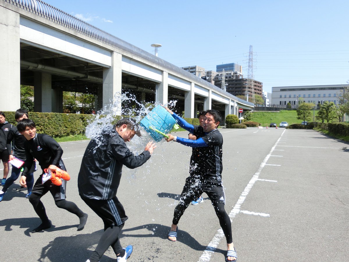 横浜f マリノス サッカースクール En Twitter 二俣川校 東山田校の篠沢翼コーチ 本日がお誕生日です 3年ぶりにf マリノスに帰ってきた篠沢コーチ 持ち前の明るさでブランクを感じさせずに スクールを盛り上げてくれています 昨日の指導実践でも 全コーチ 横浜f マリノス サッカースクール En Twitter 二俣川校 東山田校の篠沢翼コーチ 本日がお誕生日です 3年ぶりにf マリノスに帰ってきた篠沢コーチ 持ち前の明るさでブランクを感じさせずに スクールを盛り上げてくれています 昨日の指導実践でも 全コーチ