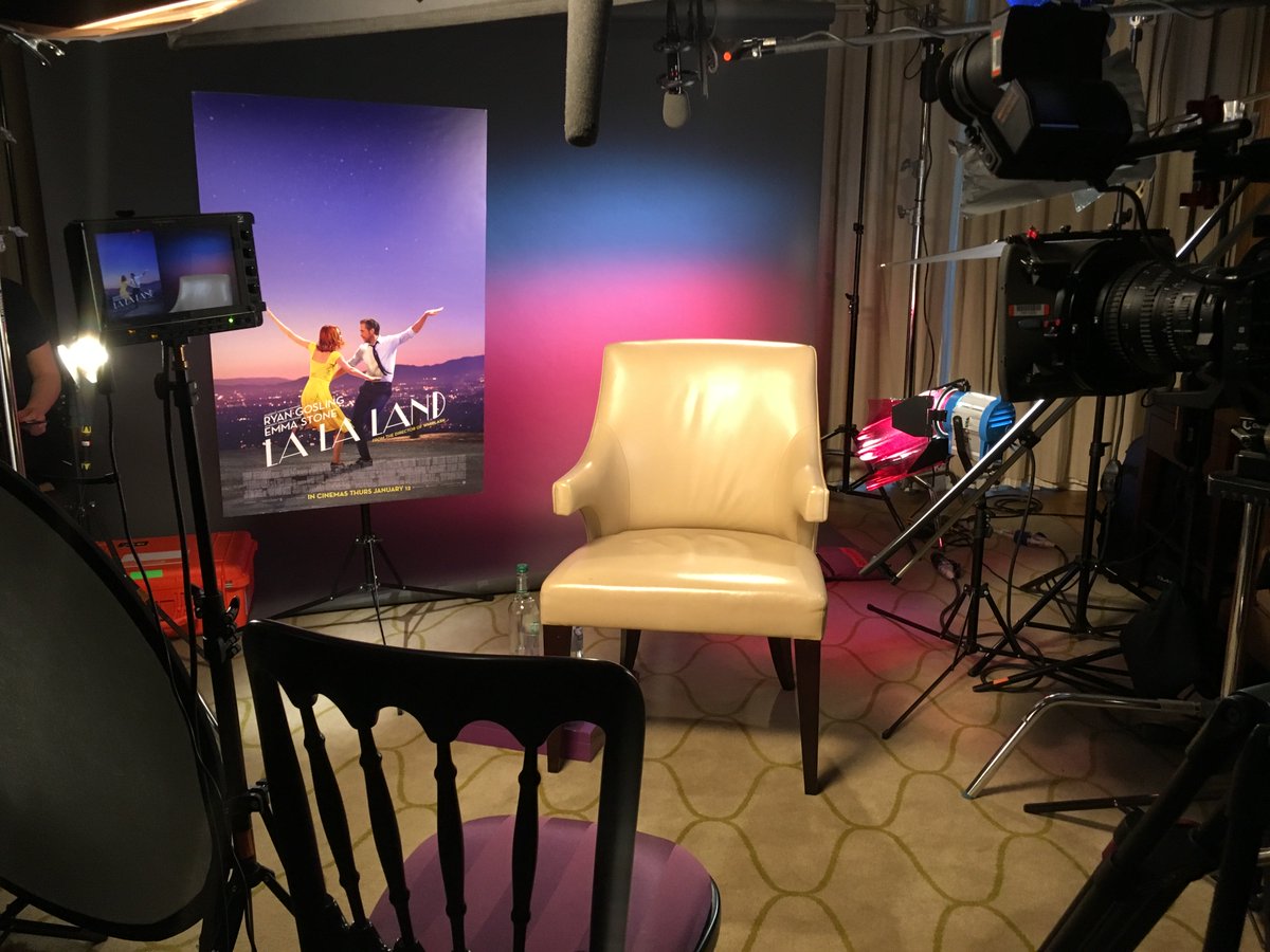 LinklineCrew's tweet photo. #explainafilmplotbadly theysingtheydancetheyfallinlovesheloookslovelysodoeshe #lallaland @OCTVLtd #pauloconnell #cameraman #behindthescenes https://t.co/lO1l83prJA