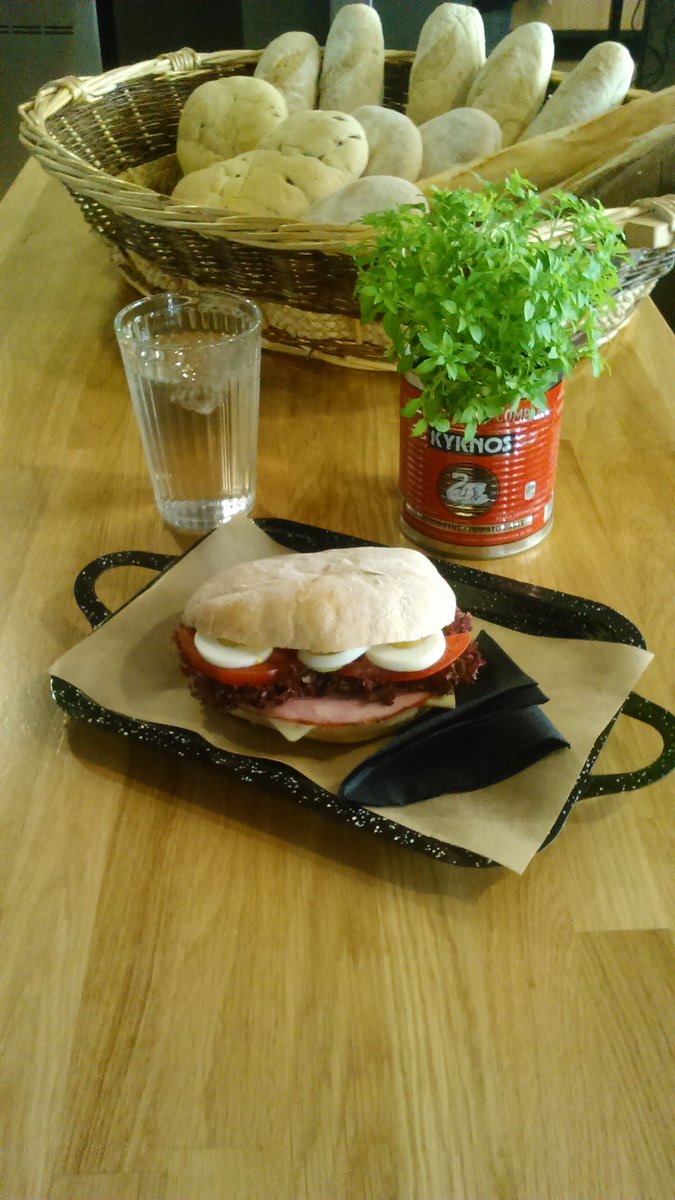 cafestrata's tweet photo. ciabatta με τοπικά αλλαντικά και αυγό https://t.co/NNQvw49g3H