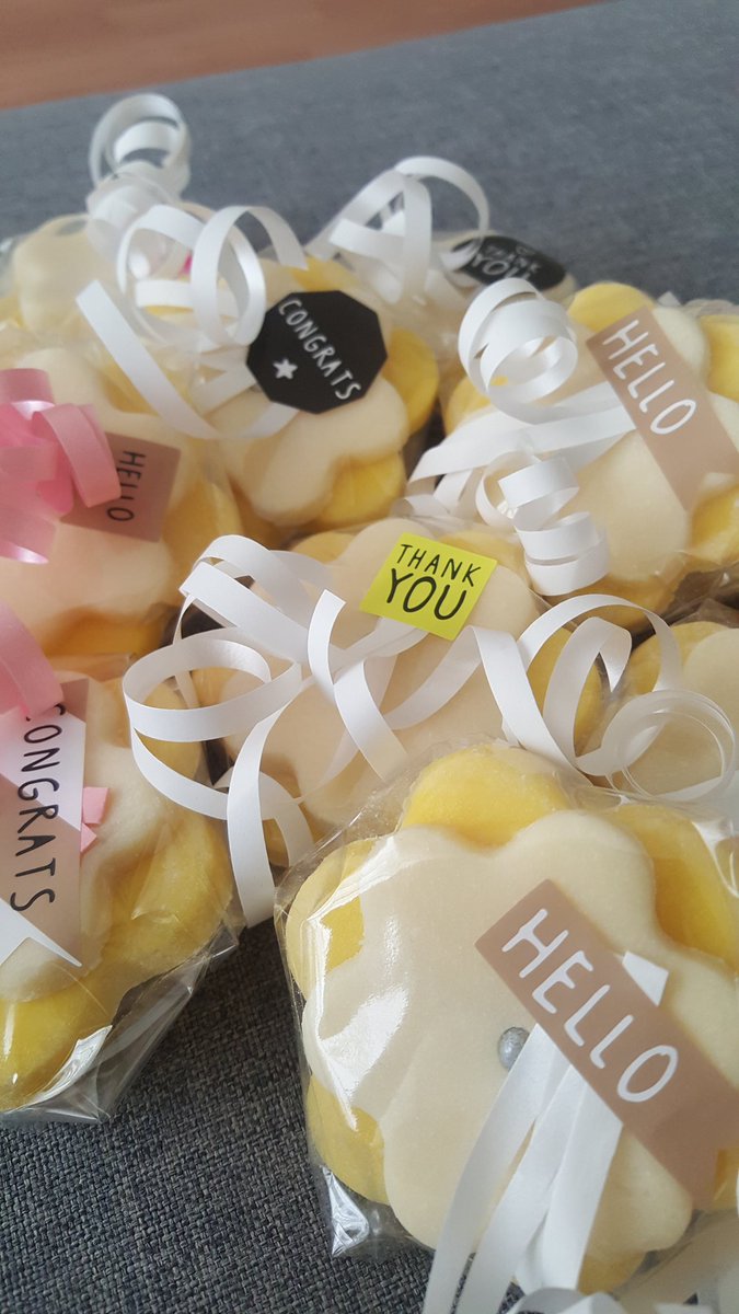 JonathanStroop's tweet photo. Caribbean sweets "koi lechi" 
Insta: jonasminibakery
Facebook: Jona's Mini Bakery
Info and orders: jonasminibakery@outlook.com https://t.co/7XQYzsSQZh