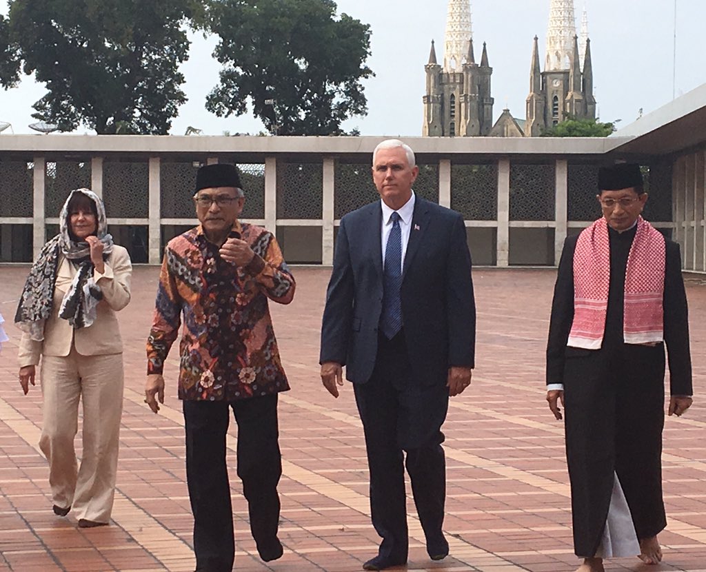 VP45's tweet photo. Humbled to tour the Istiqlal Mosque. Holding 200,000, it's the largest mosque in the largest Muslim-majority country in the world. #VPinASIA https://t.co/GatRs2kJPy