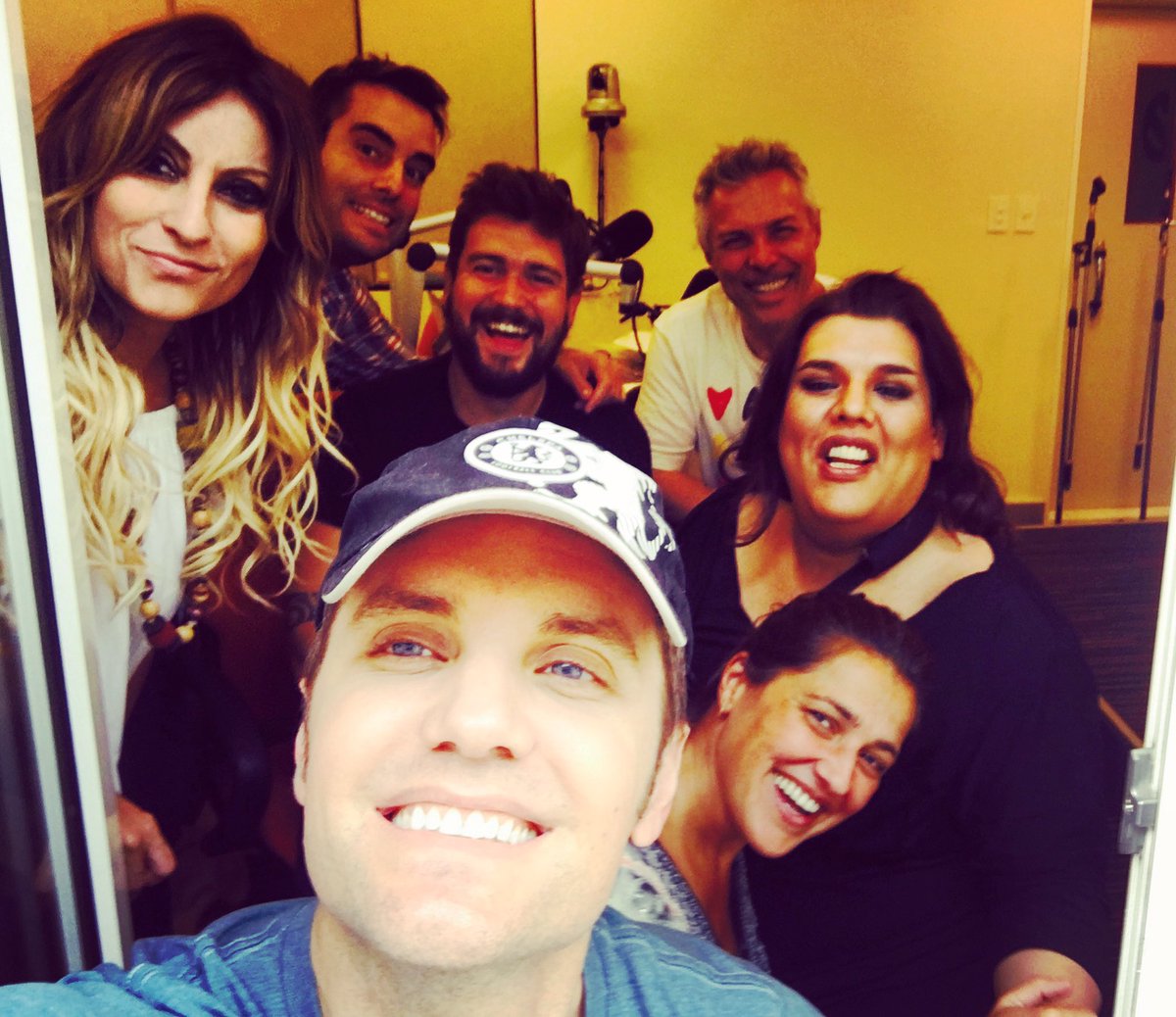 la100fm's tweet image. La mañana empieza mejor, si escuchás #ElClubDelMoro. Como cada día, te acompañamos hasta las 9 la100.com.ar