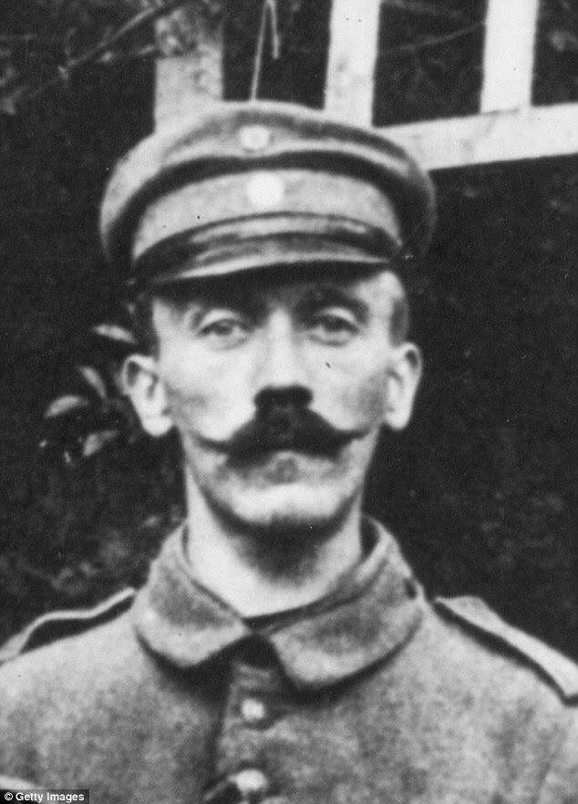 DivisionBDL's tweet image. Hoy sería el cumpleaños de Adolf #Hitler. El 'fhürer' cumpliría hoy 128 años. En su época en la 'gran guerra' consiguió la cruz de hierro.