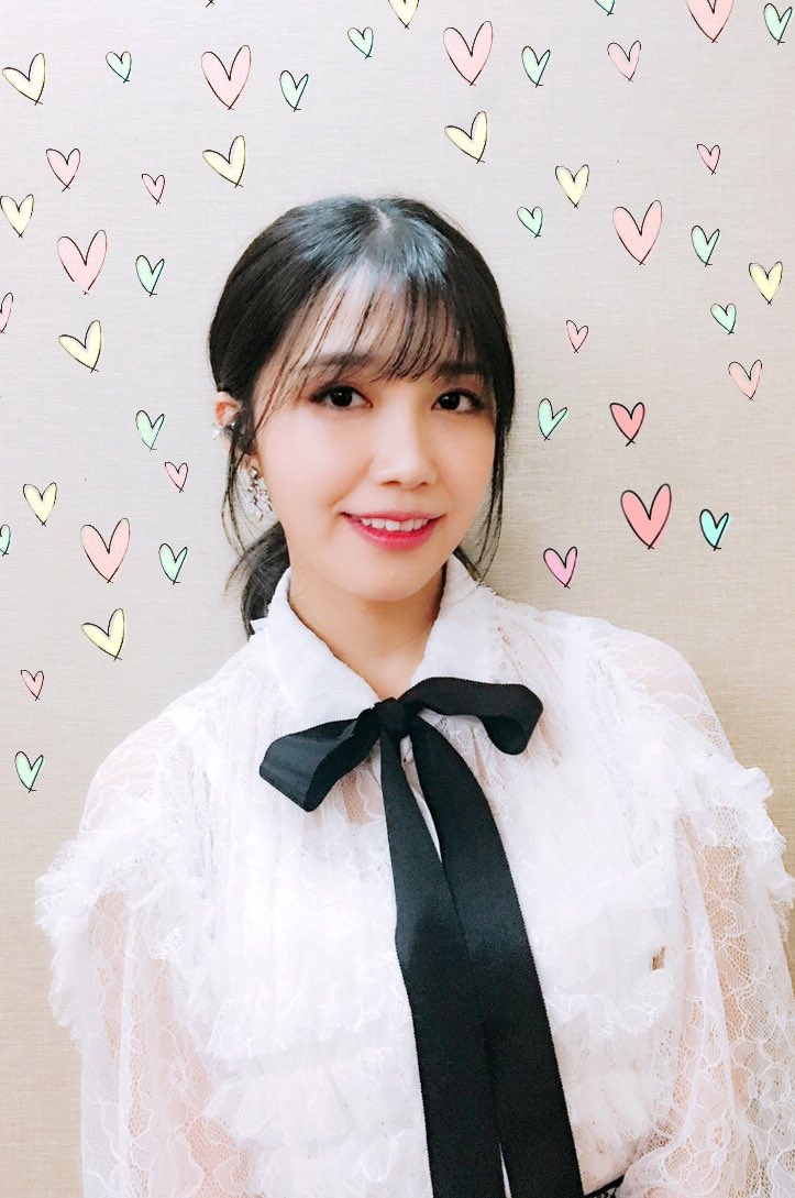 Apink_2011's tweet photo. [#정은지] 벚꽃은 지겹지만 100번 들어도 안지겨운 은지의 너란 봄! 매일 들어도 매일이 색다른 믕표 발라드! 오늘도 엠카운트다운에서 만나요!🐼들 TV앞으로 모이세요!

#너란봄 #에이핑크6주년축하해 https://t.co/Dbywv8zfd8