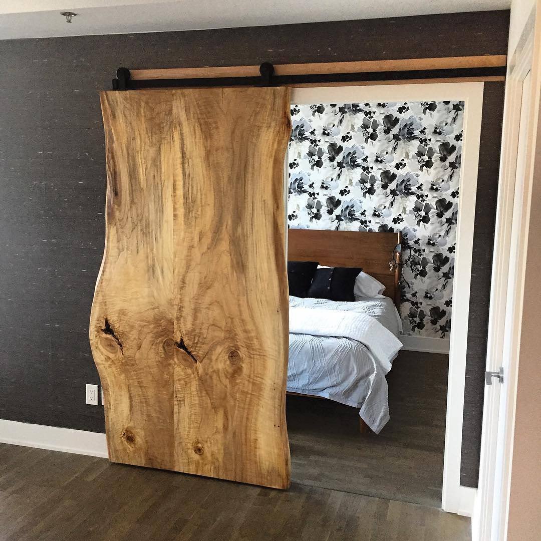 LiveEdge_'s tweet image. Live Edge sliding door ideas.. how cool do these look?! 😲

#LiveEdge #InteriorDesign #WoodWorking #SlidingDoors #Art #HomeFashion #SolidWood
