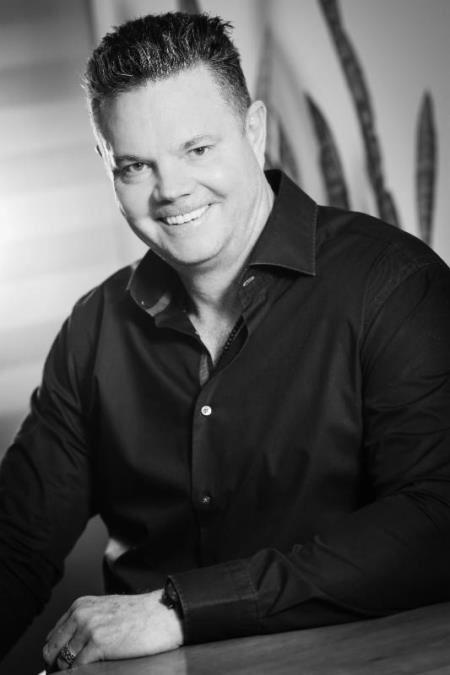 Ansophie712's tweet photo. @SAPAfrica MD Brett Parker, shares his thoughts on #Africa as a new global powerhouse https://t.co/YMNRLAQI2t #Afro-optimism #sapvision https://t.co/jOWXQOmKW4