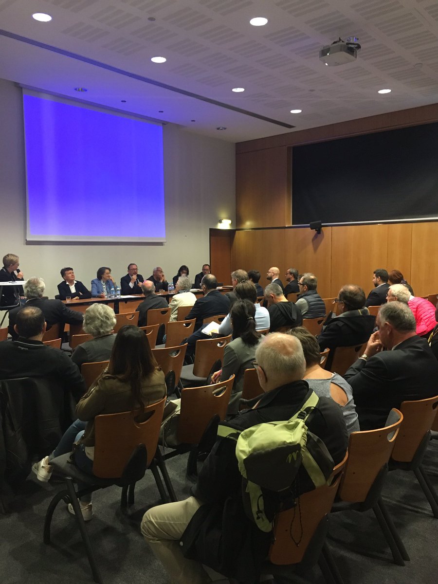 Seniors_Occ's tweet photo. En direct de la conférence "silver économie une filière en émergence" @SSP_Toulouse #silvereco https://t.co/wl9Emch8HX