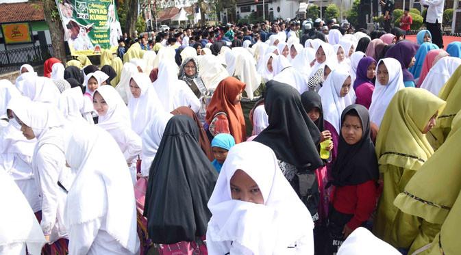 pakde_saras's tweet photo. "@liputan6dotcom: Warga Nahdliyin Apresiasi Program Pendalaman Kitab Kuning https://t.co/YmTPLTR8Ou https://t.co/MT4WDm6cFh"apik iki ..