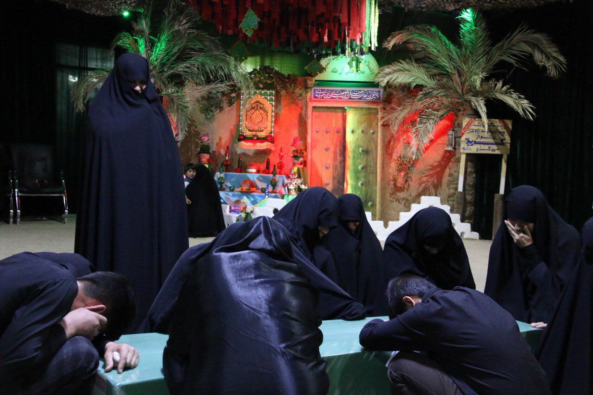 AhmadShuja's tweet photo. Family receives body of Afghan Fatemiyoun fighter killed in Syria. Fatemiyoun Brigade is Iran-sponsored Shia force mostly of Afghan refugees https://t.co/FOhz2XG8Of
