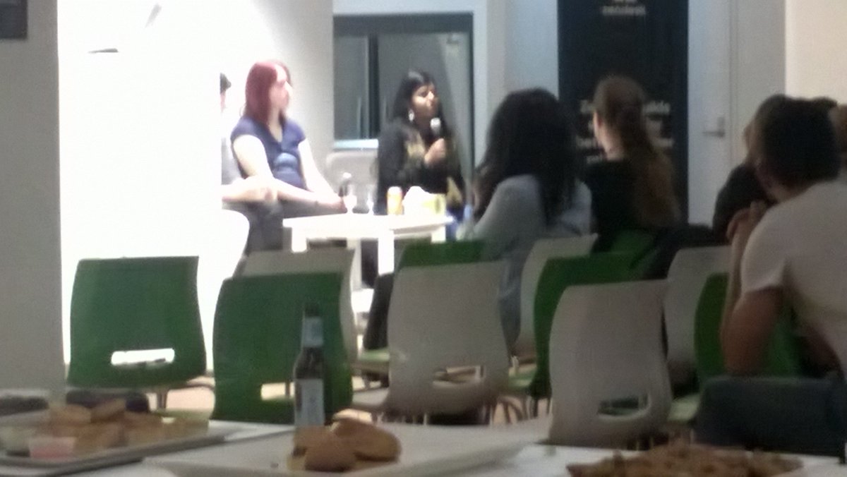 retromelody's tweet image. Having a great time at the refreshingly honest #girlgeekdinner at @zendesk Melbourne