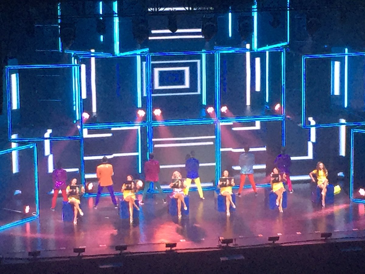 bull622's tweet photo. Great show last nite @juliannehough! Thank you for coming to Akron!! ❤ #MoveBeyond https://t.co/QhzZLRqTTa