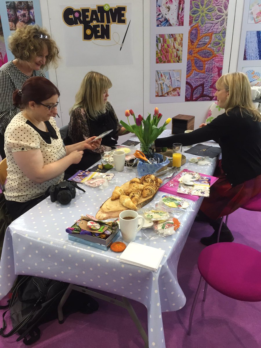 OneVoiceTeam's tweet photo. Enjoying our blogger workshop @thecraftshows @ExCeLLondon #lovecraft #exeterPR https://t.co/L8DtdRx92v
