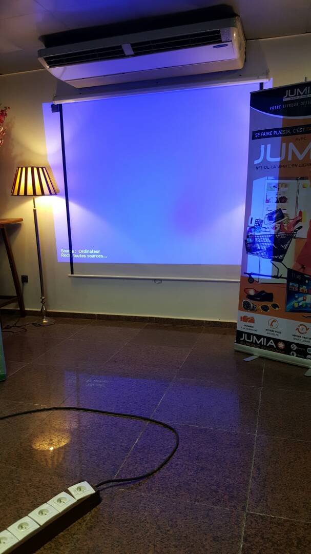 JumiaCameroun's tweet photo. Conférence de presse : Jumia  dévoile tous les chiffres sur la téléphonie @JumiaMarketCM  @SimonMbelek @Gngono   #MobileWeek2017 https://t.co/XW696tv0Nv