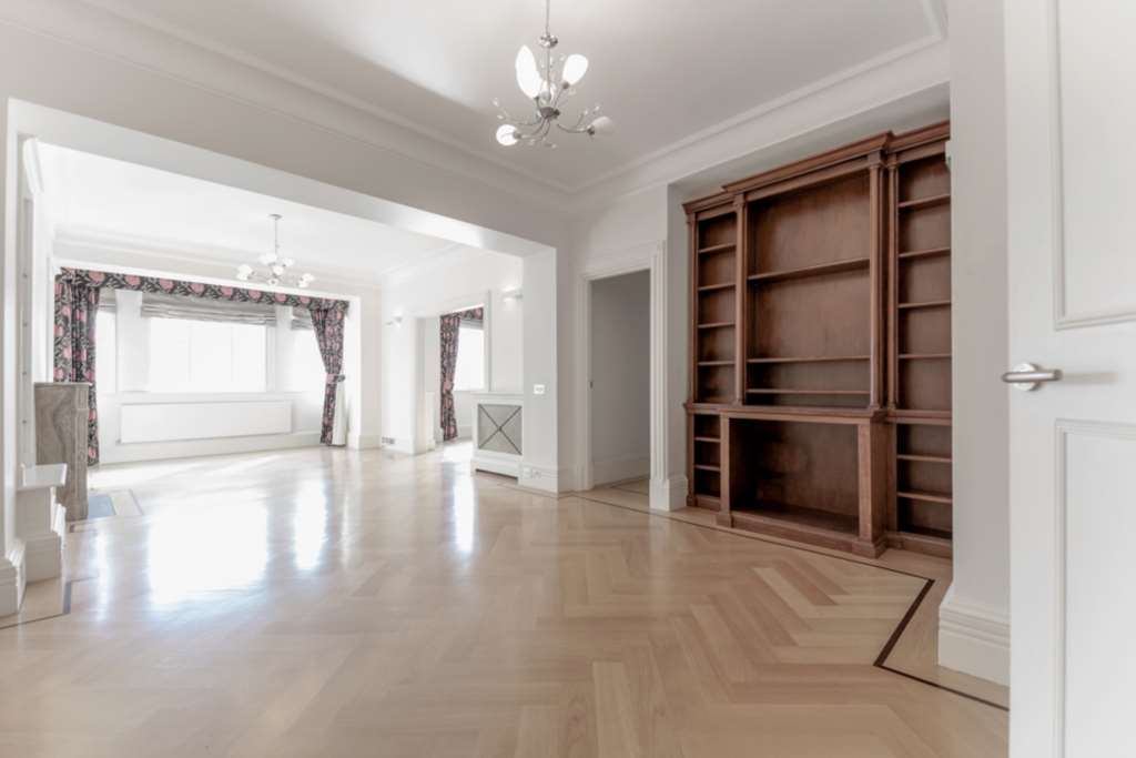 Gilli_Londres's tweet photo. #Kensington 
Fabuleux appart victorien 3 chambres à Princes Gate. Proche du pretigieux 
#RoyalAlbertHall
£1800pcm
https://t.co/XikgPATGQ4 https://t.co/0uXJ0l70JX