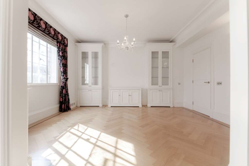 Gilli_Londres's tweet photo. #Kensington 
Fabuleux appart victorien 3 chambres à Princes Gate. Proche du pretigieux 
#RoyalAlbertHall
£1800pcm
https://t.co/XikgPATGQ4 https://t.co/0uXJ0l70JX