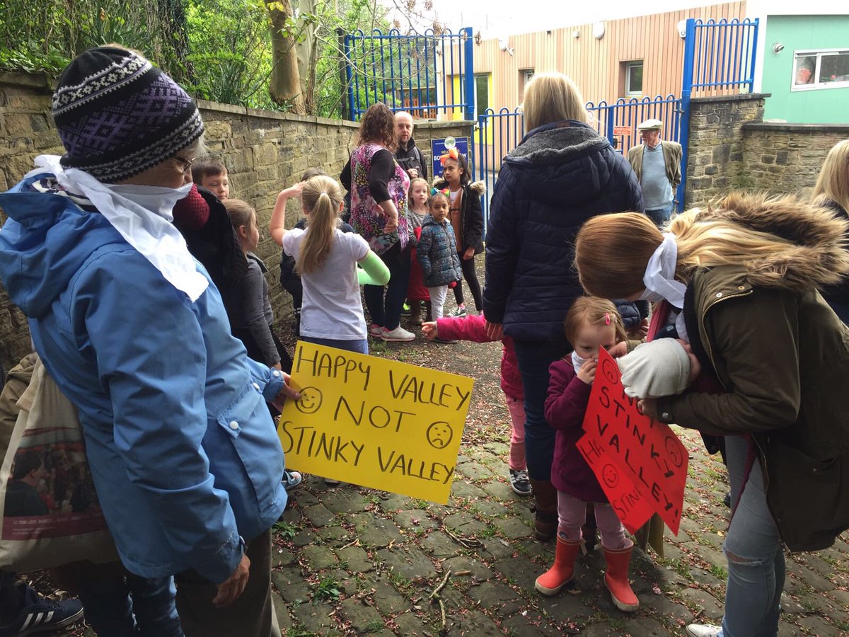 Joined the walk from Bolton Brow primary against the incinerators this morning + outlined concerns to <a href="/BBCLeeds/">BBC Leeds</a>