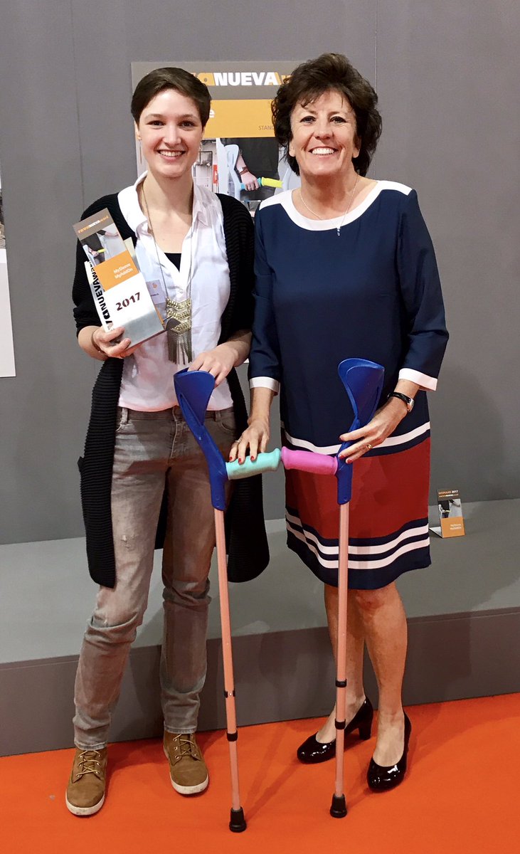 HappyAging_'s tweet photo. Proficiat @myaddon voor de #Reva nuevaaward voor kleurige #Mysleeve, handschoenen voor je krukken om pijn te vermijden en met magneetjes! https://t.co/fM6olm7vWV