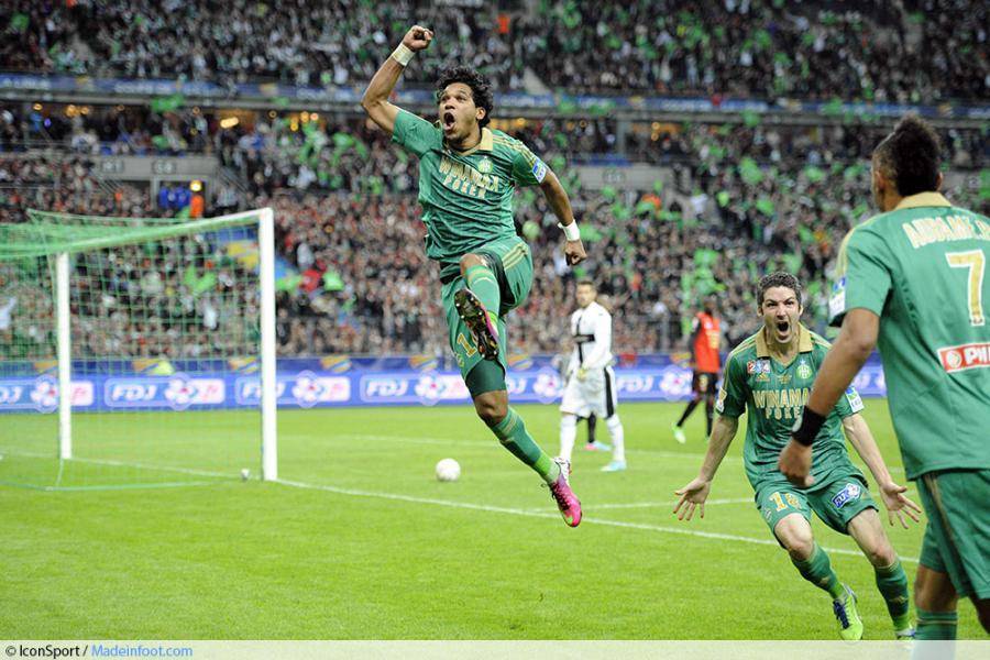 Cdrick42's tweet photo. Il y a 4 ans ⚽️💚💚💚 #cdl2013 #ASSE #BRANDAO https://t.co/MPg5Xj86fg