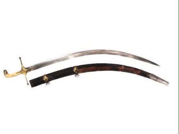 シャムシール：ペルシャの最も代表的な刀剣で13世紀ごろ誕生。ペルシャ