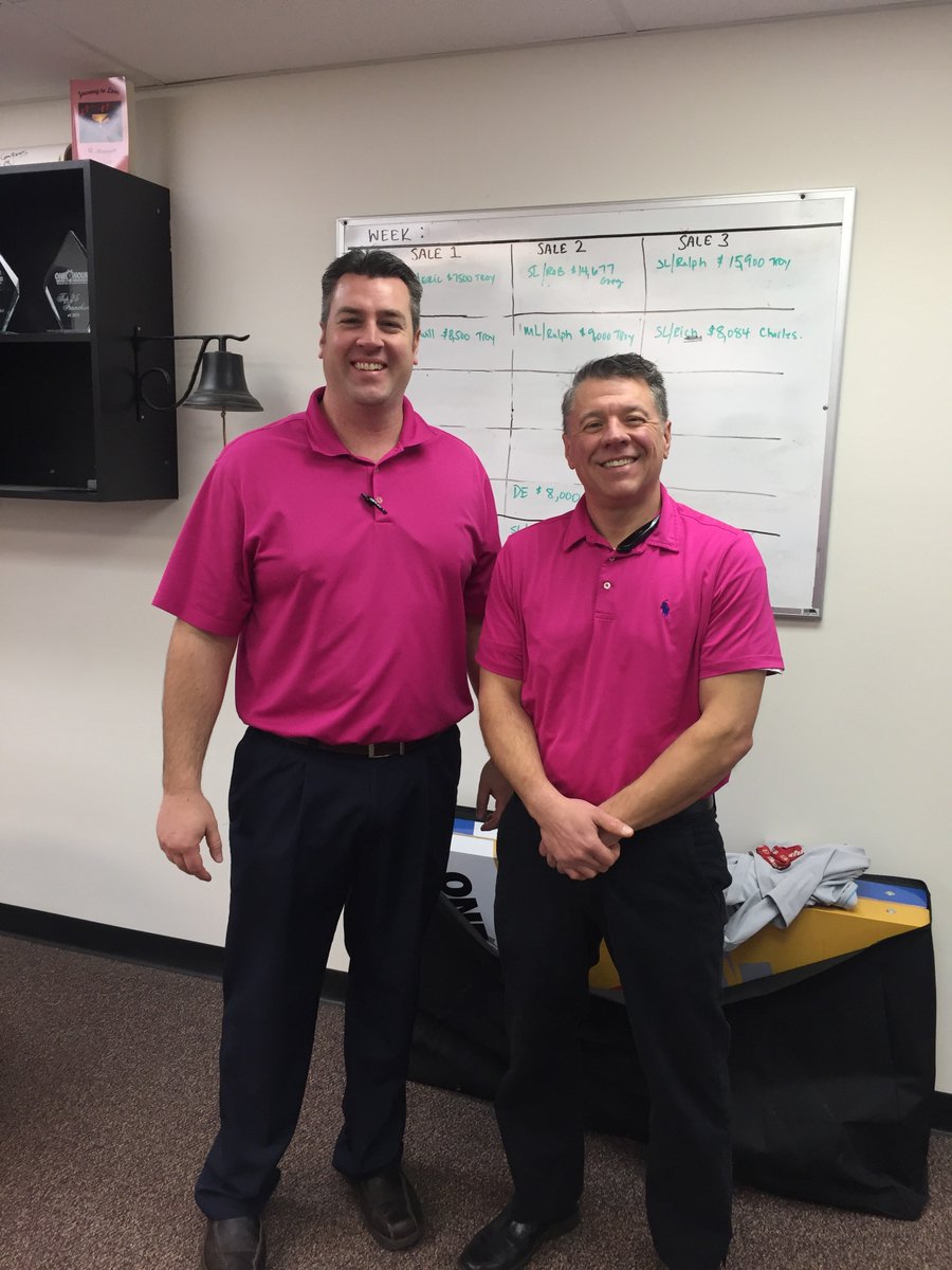 #Twins! We fully embraced national #lookalikeday today. Happy Thursday, everyone!