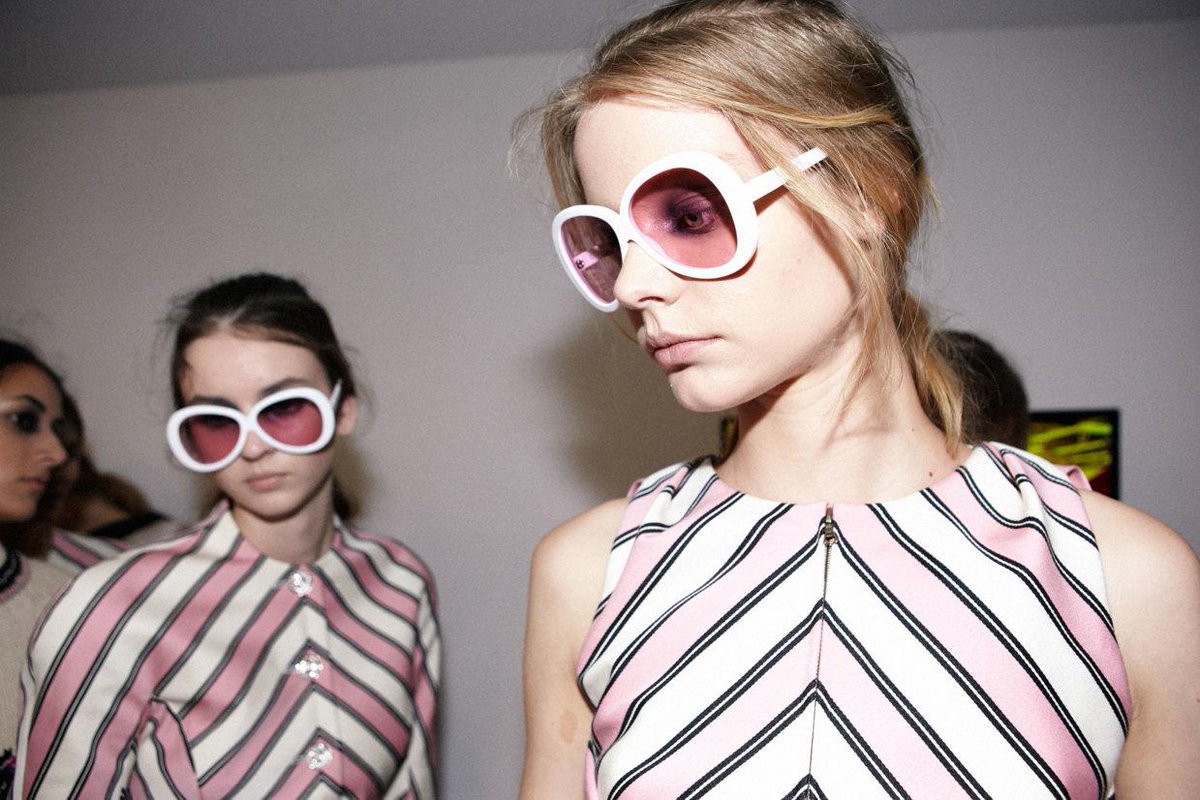 cutlerandgross's tweet image. #throwback @gilesdeacon #SpringSummer2015 featuring the Cutler and Gross collaboration frames Dyanna. 📷: @i_d #gilesdeacon #statementshades