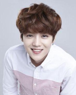       ! Happy Birthday Lu Han!   