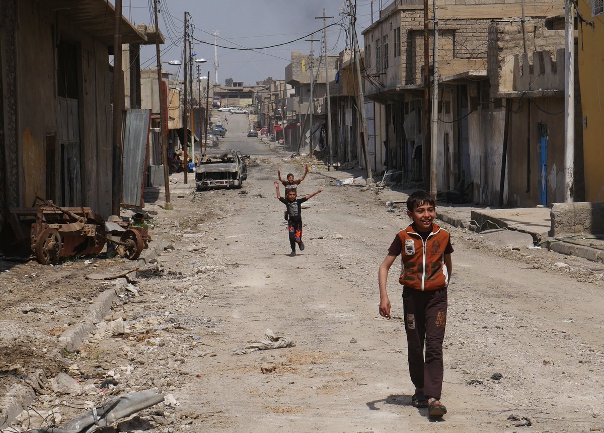 pmarsupia's tweet photo. Buenos días desde Irak. En un barrio de Mosul liberado del ISIS hace dos días. https://t.co/I4CgIPCULs