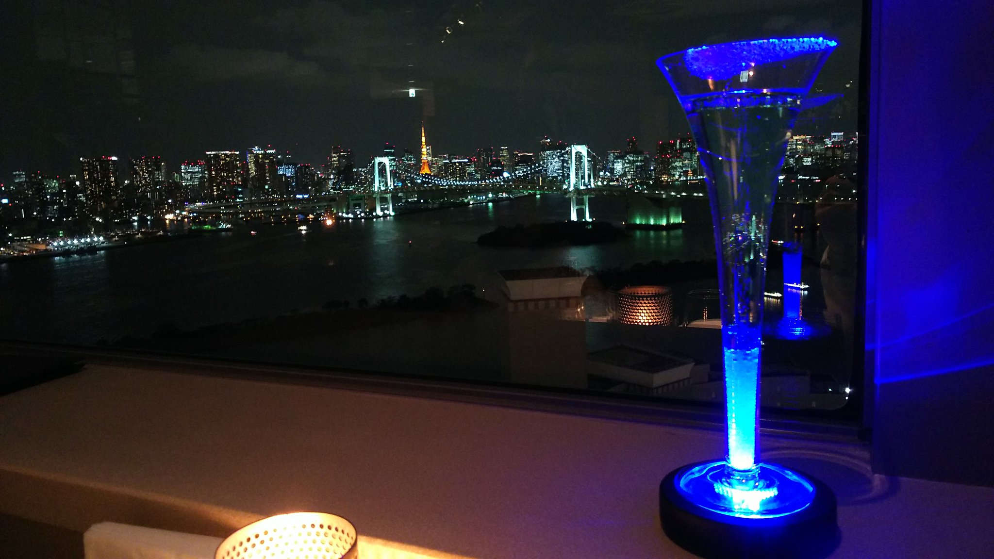 Mozun 誕生日のお祝いをして頂きました グランド日航ホテルの３０階スターロードにきました いい景色でご飯食べております お台場 スターロード ホテル日航 T Co Xpzq2huvac Twitter