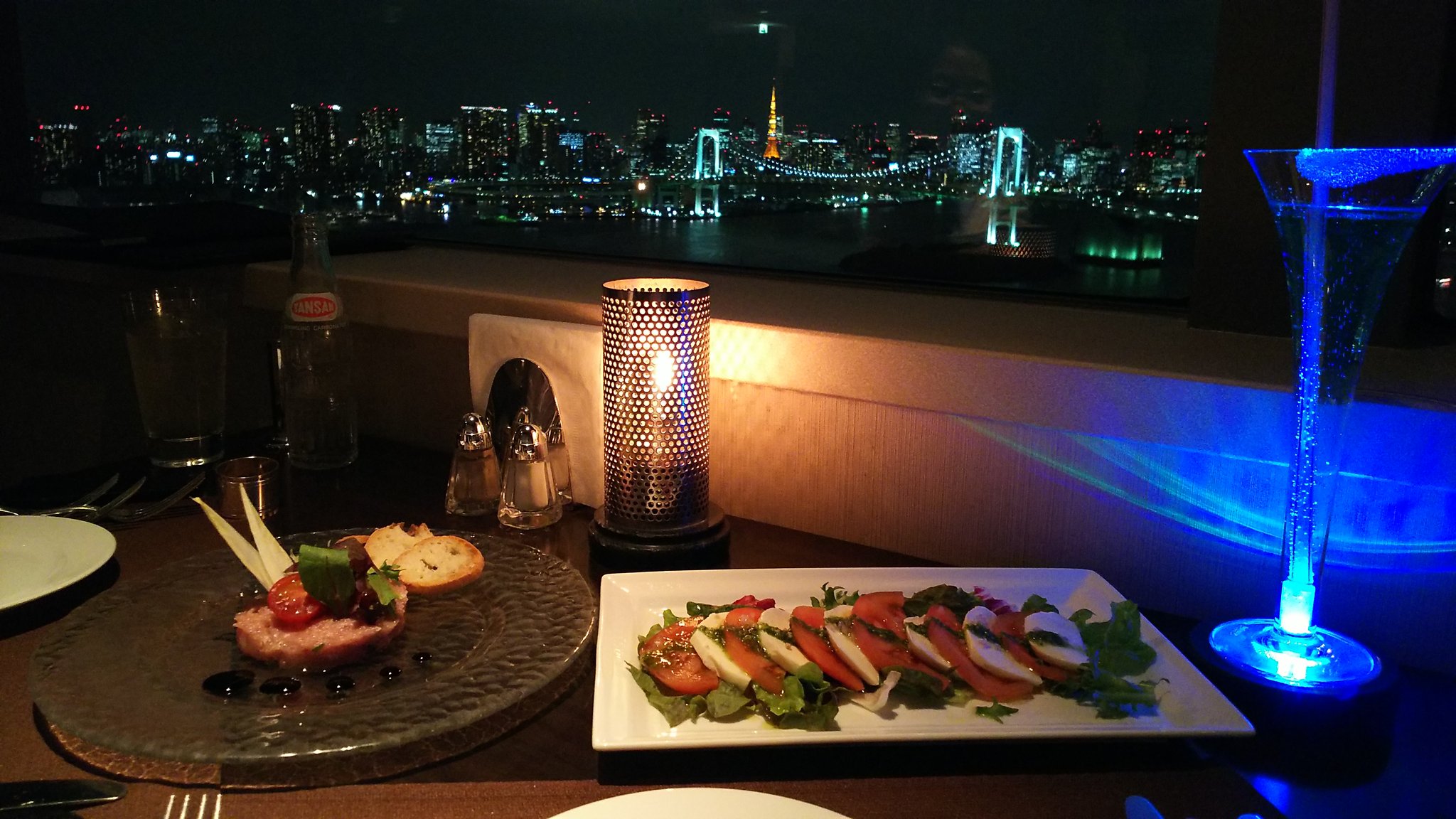 Mozun 誕生日のお祝いをして頂きました グランド日航ホテルの３０階スターロードにきました いい景色でご飯食べております お台場 スターロード ホテル日航 T Co Xpzq2huvac Twitter