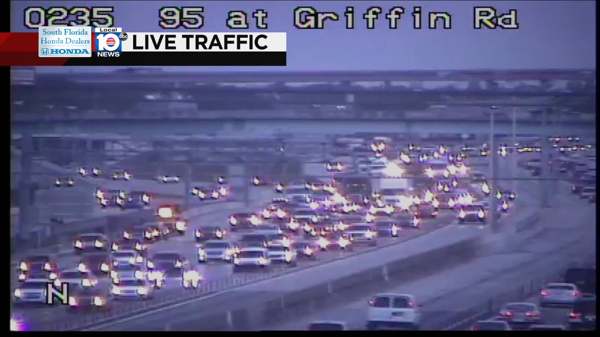 Broken Down Car on I-95 SB at Griffin Rd #traffic https://t.co/4psxWs7ygD