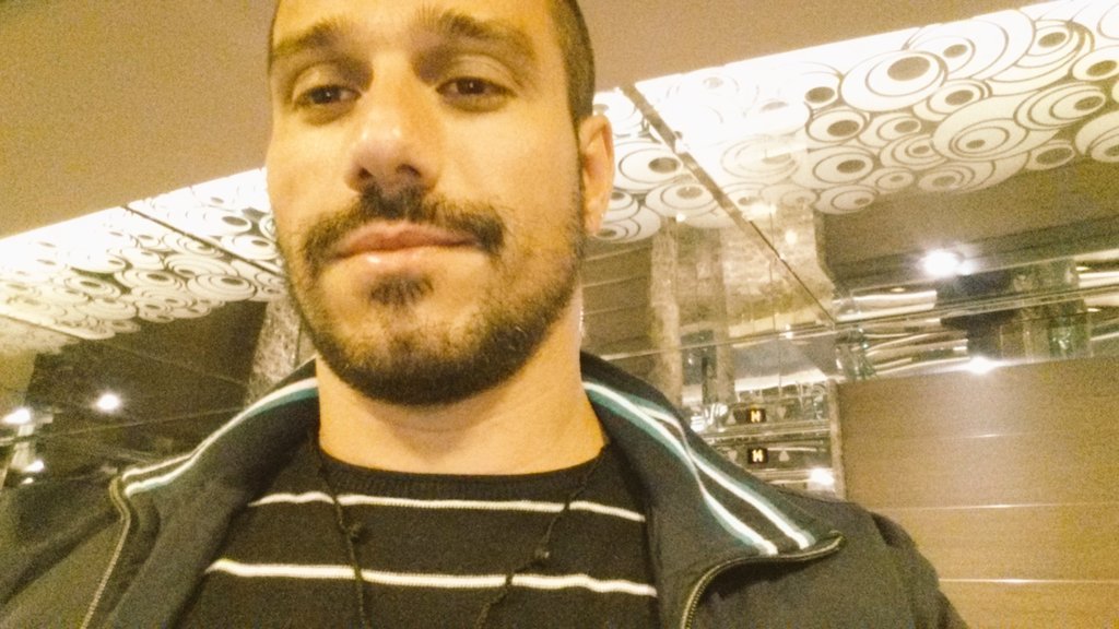 DottGuarino's tweet photo. #MSCCROCIERE #CRUISESHIPMSC #MSCCRUISESHIP #MSCFantasia #JoelSe #JOELESEPEL #joelsepel #OneOnAMilion #TheBestVocalist #BestRocker #dotat #me https://t.co/Xq5vo3qBv0