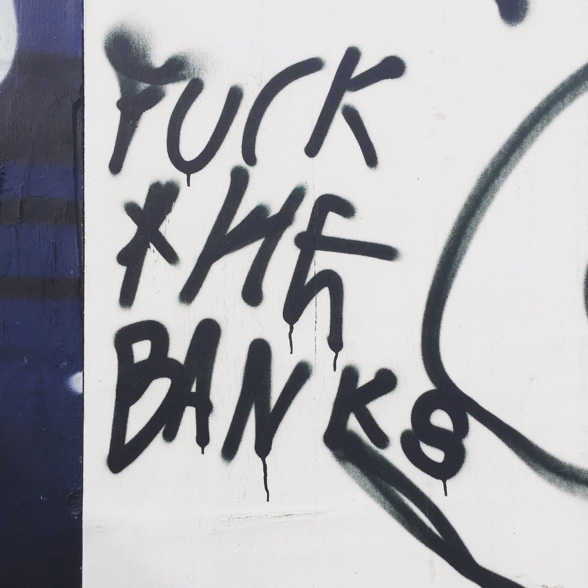 Why_U_Reading's tweet image. FUCK THE BANKS
Devonshire Lane, S1

#Sheffield #streetart #graffiti #streetwords #typebrut