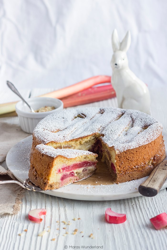 hubschinterior's tweet photo. Delicious #cake by the #blogger @MarasWunderland 
Beautifully served on a white @hubschinterior #marble plate.
https://t.co/OXaVOGjpys https://t.co/n9f9MivfWK